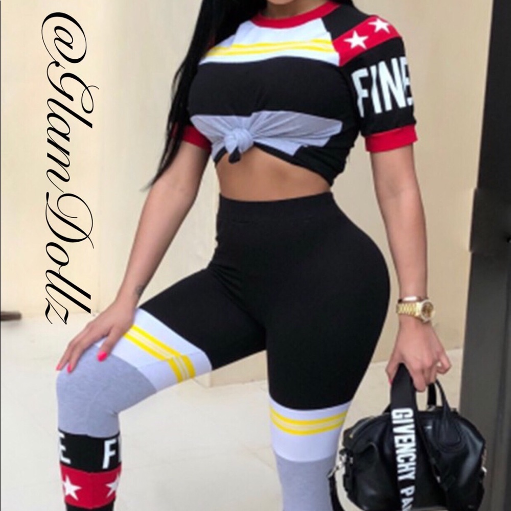 Super cute 2 piece set! 🔥